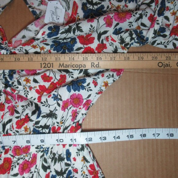 American Eagle Floral V-Neck Romper | Size Small - Picture 8 of 14